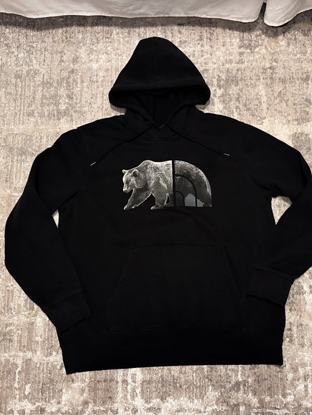 The North Face Bear Logo Pullover Hoodie Men's XL Outdoor Hiking Brand Black